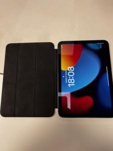 CS 796 2024 ipad with black cover